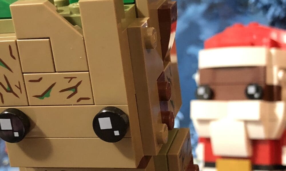 LEGO Brickheadz Marvel Guardians of the Galaxy Groot and Soul Santa