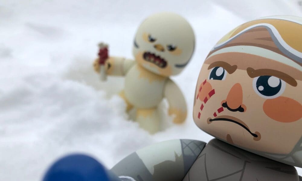 Hasbro Mighty Muggs Star Wars Luke Skywalker (Hoth) and Wampa