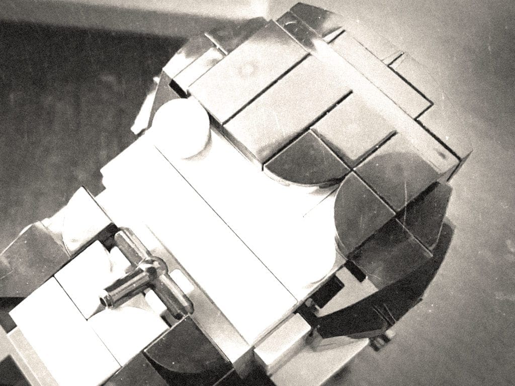 LEGO Brickheadz Doctor Who Second Doctor by J Aussey