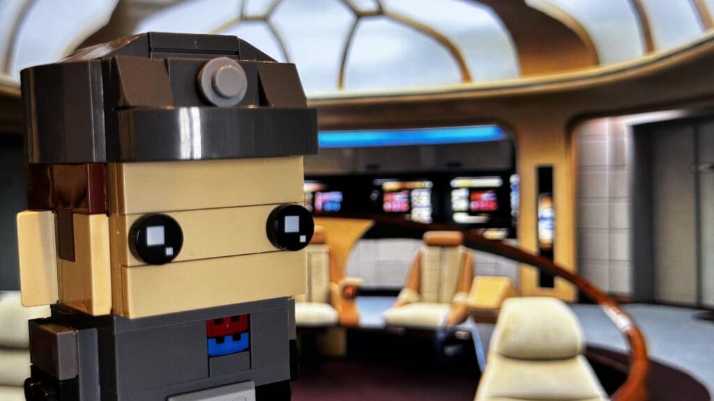 LEGO Brickheadz Star Wars Imperial Officer on the bridge of the Enterprise